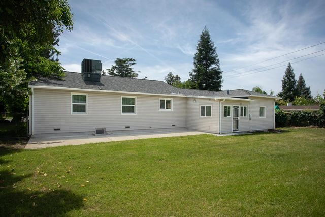 1099 Villa Vista Ave, Yuba City, CA 95991