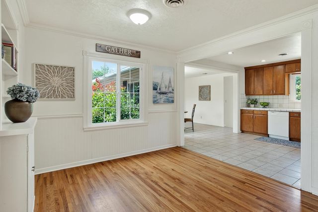 1099 Villa Vista Ave, Yuba City, CA 95991