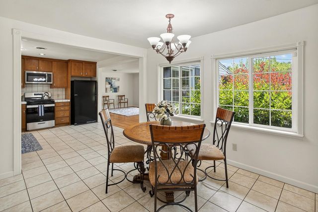 1099 Villa Vista Ave, Yuba City, CA 95991