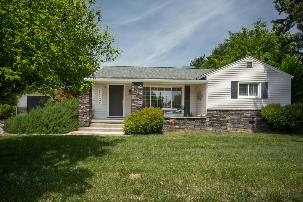 1099 Villa Vista Ave, Yuba City, CA 95991