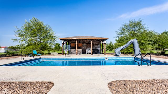 10370 N County Road 471 E, Pittsboro, IN 46167