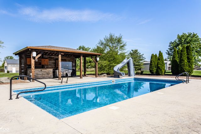 10370 N County Road 471 E, Pittsboro, IN 46167