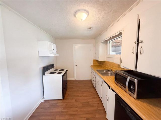 738 Stokesburg Road, Walnut Cove, NC 27052