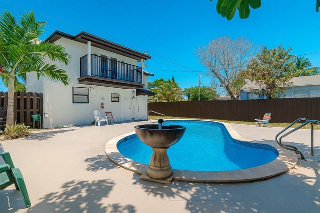 2447 Roosevelt Street, Hollywood, FL 33020