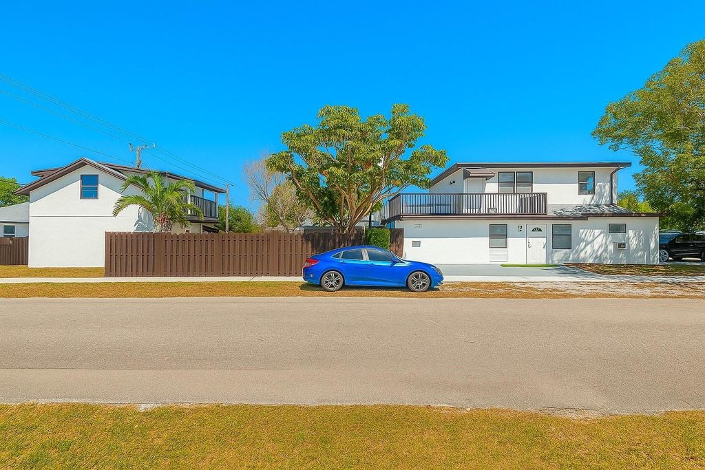 2447 Roosevelt Street, Hollywood, FL 33020
