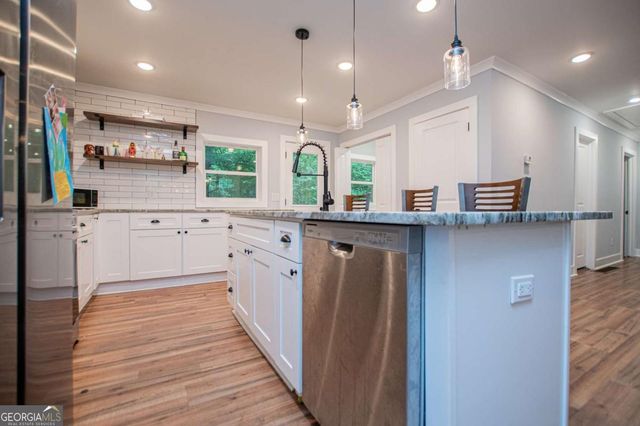 140 Walker Woods Drive, Carrollton, GA 30116
