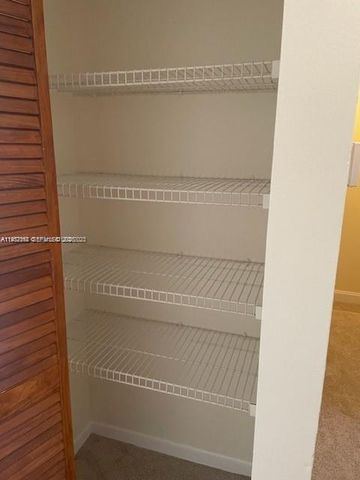 879 NW 81st Way 4, Plantation, FL 33324