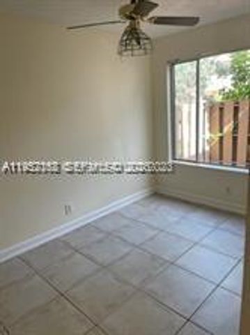 879 NW 81st Way 4, Plantation, FL 33324