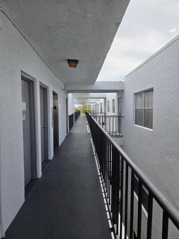 2998 Sunrise Lakes Drive E 411, Sunrise, FL 33322