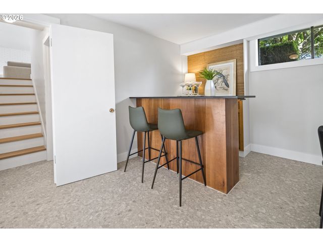 9375 Sw ROYAL WOODLANDS Dr, Beaverton, OR 97005