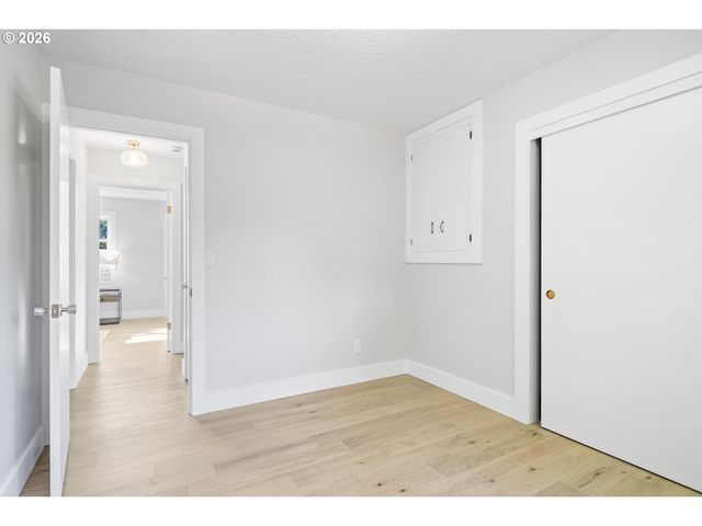 9375 Sw ROYAL WOODLANDS Dr, Beaverton, OR 97005