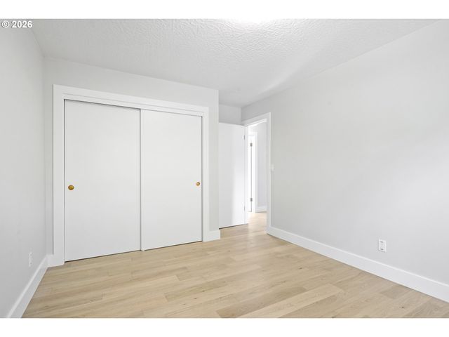 9375 Sw ROYAL WOODLANDS Dr, Beaverton, OR 97005