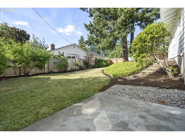 9375 Sw ROYAL WOODLANDS Dr, Beaverton, OR 97005