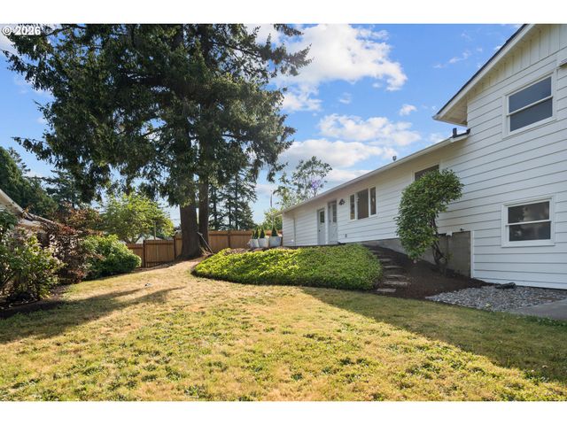 9375 Sw ROYAL WOODLANDS Dr, Beaverton, OR 97005