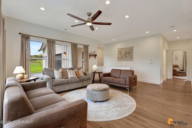 11879 E Apple Circle, Palmer, AK 99645