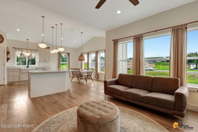 11879 E Apple Circle, Palmer, AK 99645