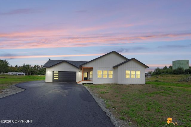 11879 E Apple Circle, Palmer, AK 99645