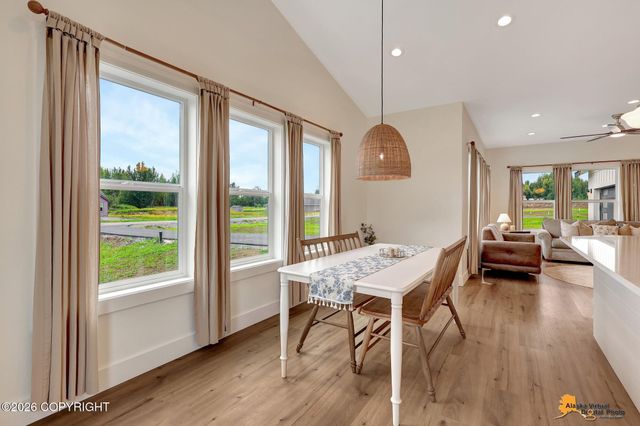 11879 E Apple Circle, Palmer, AK 99645