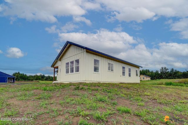 11879 E Apple Circle, Palmer, AK 99645