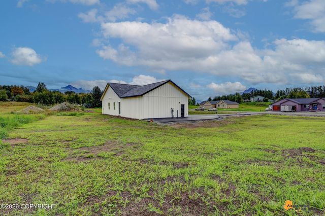 11879 E Apple Circle, Palmer, AK 99645