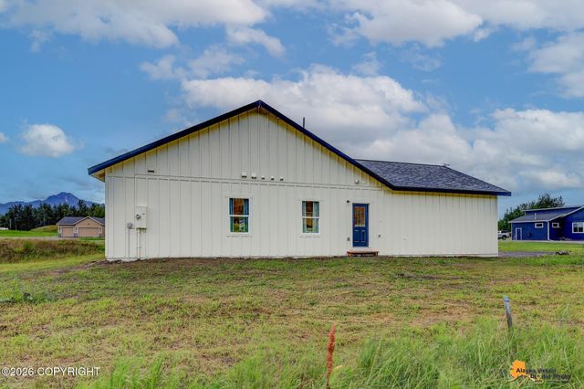 11879 E Apple Circle, Palmer, AK 99645