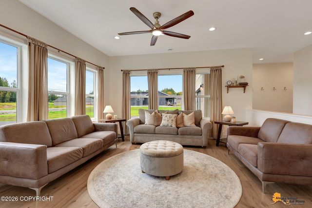 11879 E Apple Circle, Palmer, AK 99645