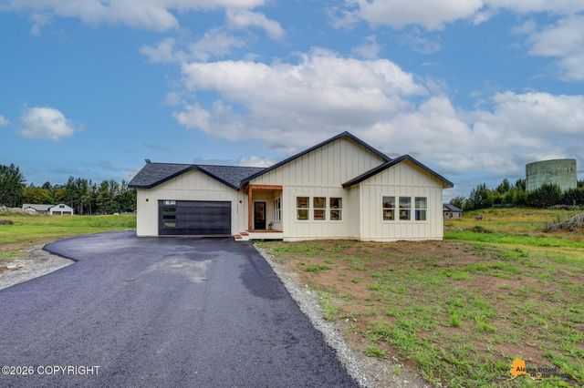 11879 E Apple Circle, Palmer, AK 99645