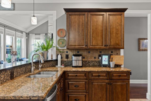 9083 Sunridge Drive, Ooltewah, TN 37363