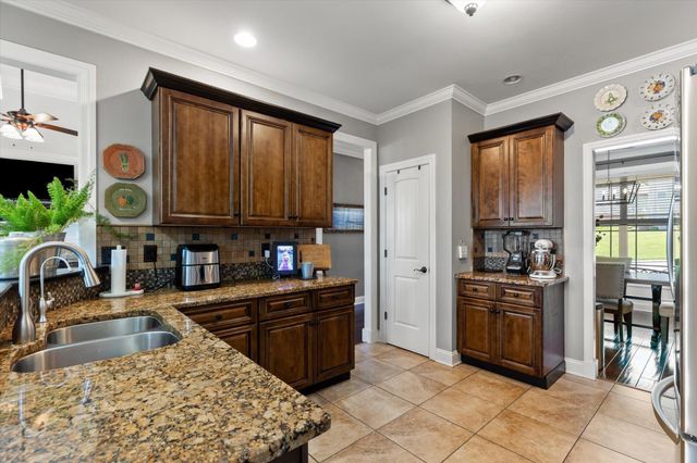 9083 Sunridge Drive, Ooltewah, TN 37363