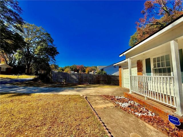 6205 Fieldcrest Drive, Morrow, GA 30260