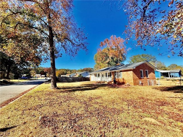 6205 Fieldcrest Drive, Morrow, GA 30260