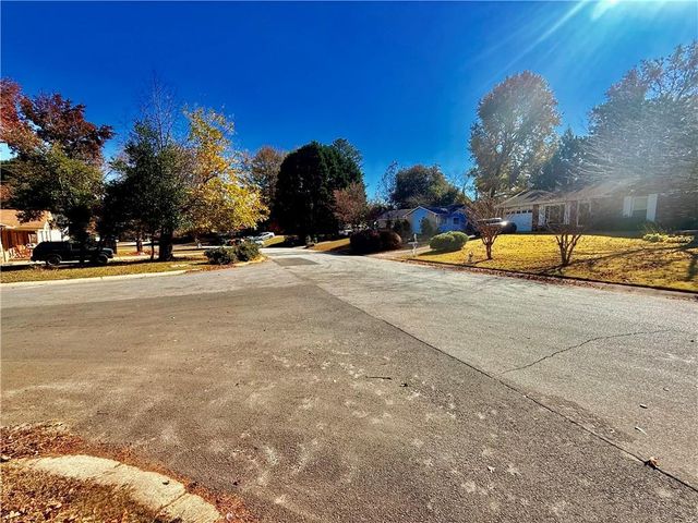 6205 Fieldcrest Drive, Morrow, GA 30260