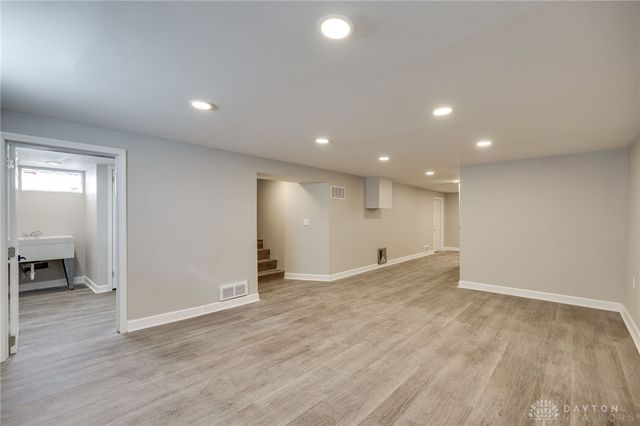 395 Dundee Circle, Dayton, OH 45431