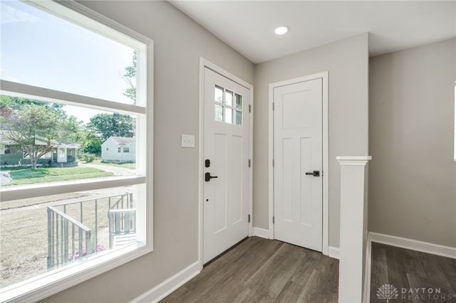 395 Dundee Circle, Dayton, OH 45431