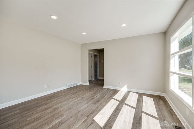 395 Dundee Circle, Dayton, OH 45431