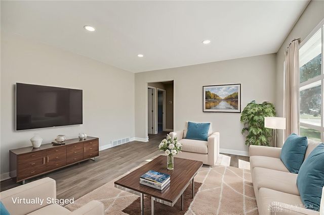 395 Dundee Circle, Dayton, OH 45431