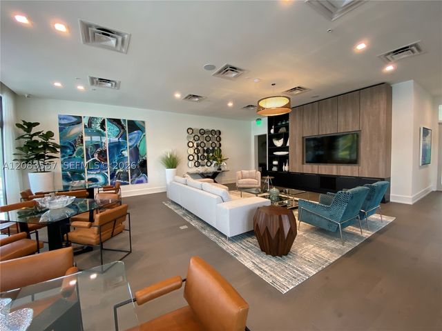 8253 NW 47th Ln 0, Doral, FL 33166