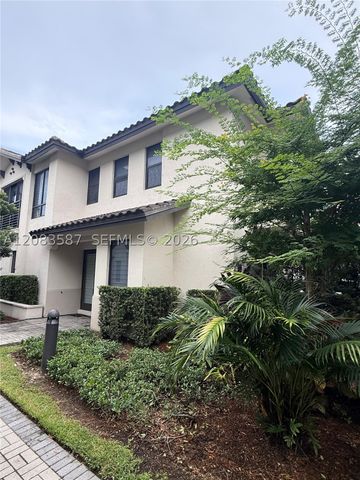 8253 NW 47th Ln 0, Doral, FL 33166