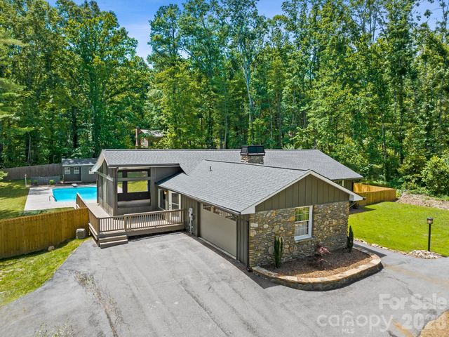 26 Glen Cove Road, Arden, NC 28704