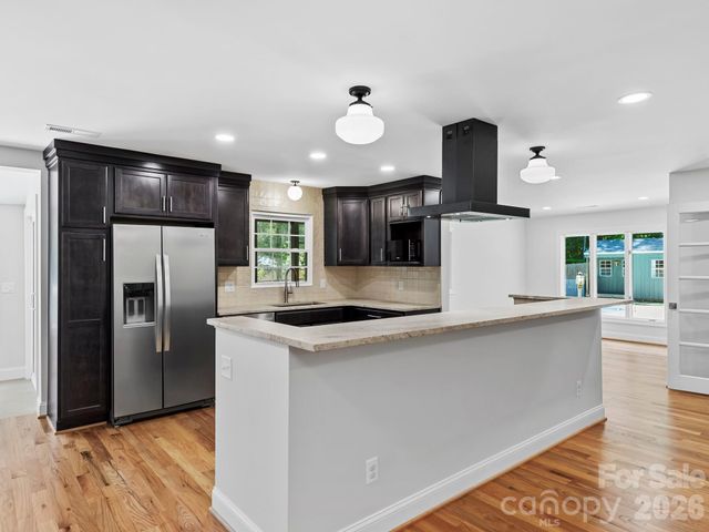 26 Glen Cove Road, Arden, NC 28704