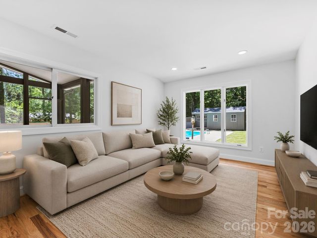 26 Glen Cove Road, Arden, NC 28704