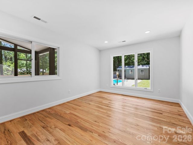 26 Glen Cove Road, Arden, NC 28704