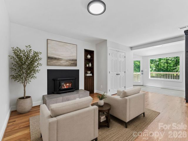 26 Glen Cove Road, Arden, NC 28704