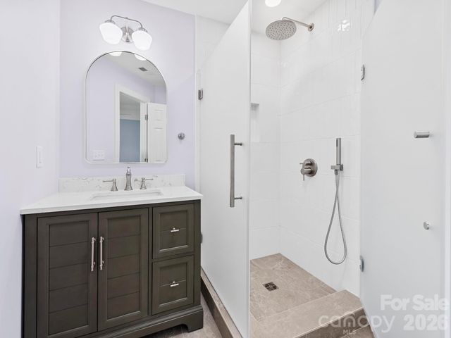 26 Glen Cove Road, Arden, NC 28704