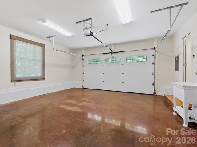 26 Glen Cove Road, Arden, NC 28704