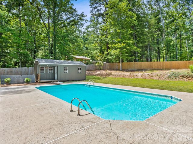 26 Glen Cove Road, Arden, NC 28704