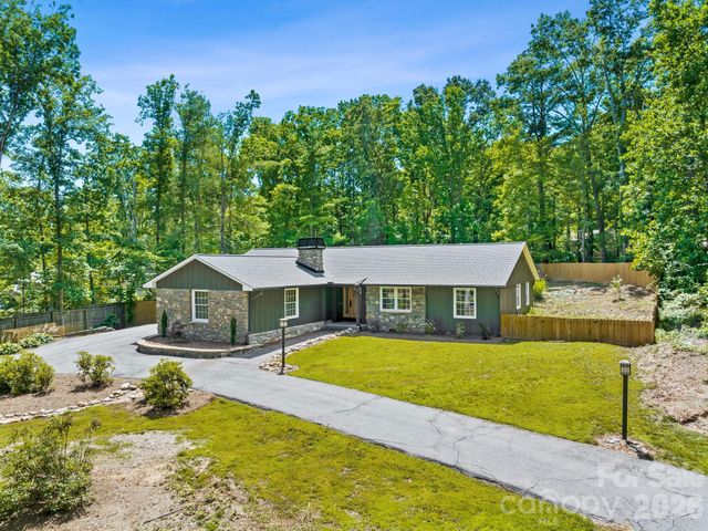 26 Glen Cove Road, Arden, NC 28704