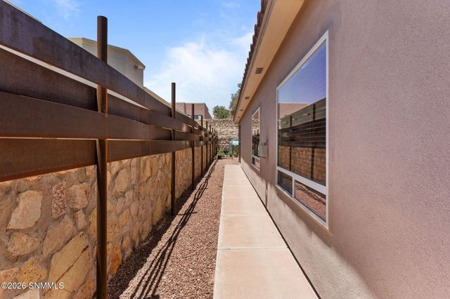 5610 Mira Montes, Las Cruces, NM 88007