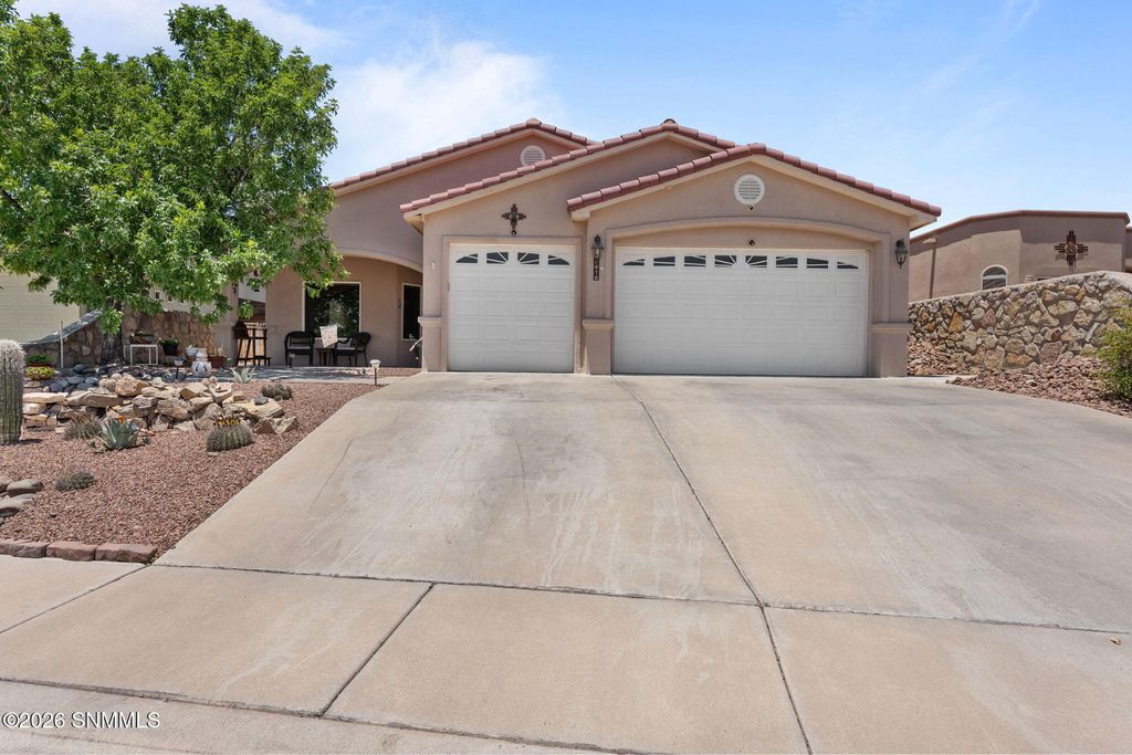 5610 Mira Montes, Las Cruces, NM 88007
