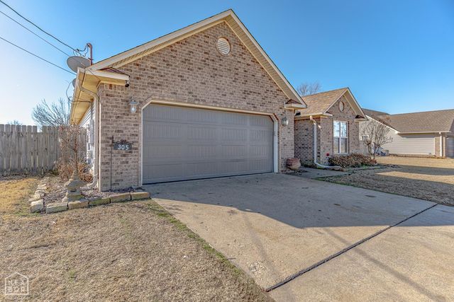 305 Amber Drive, Harrisburg, AR 72432